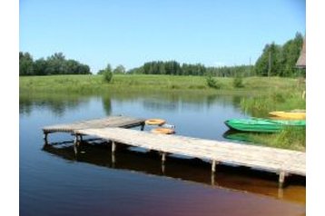 Letonia Privát Launkalne, Exterior